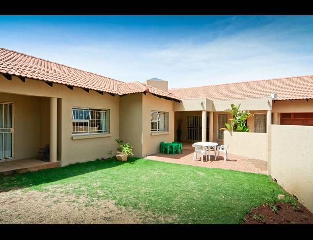 3 BEDROOM HOUSE FOR SALE IN OBSERVATORY